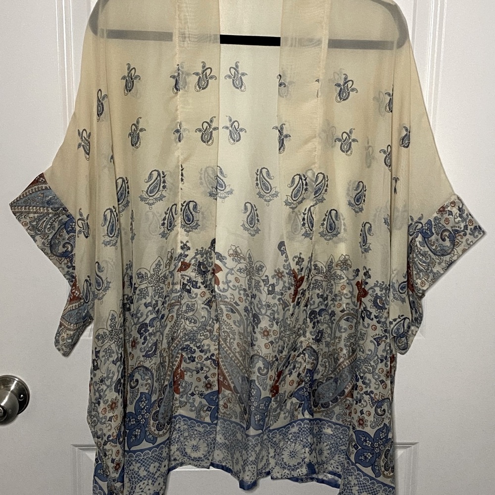 Beautiful Shall with Paisley Design